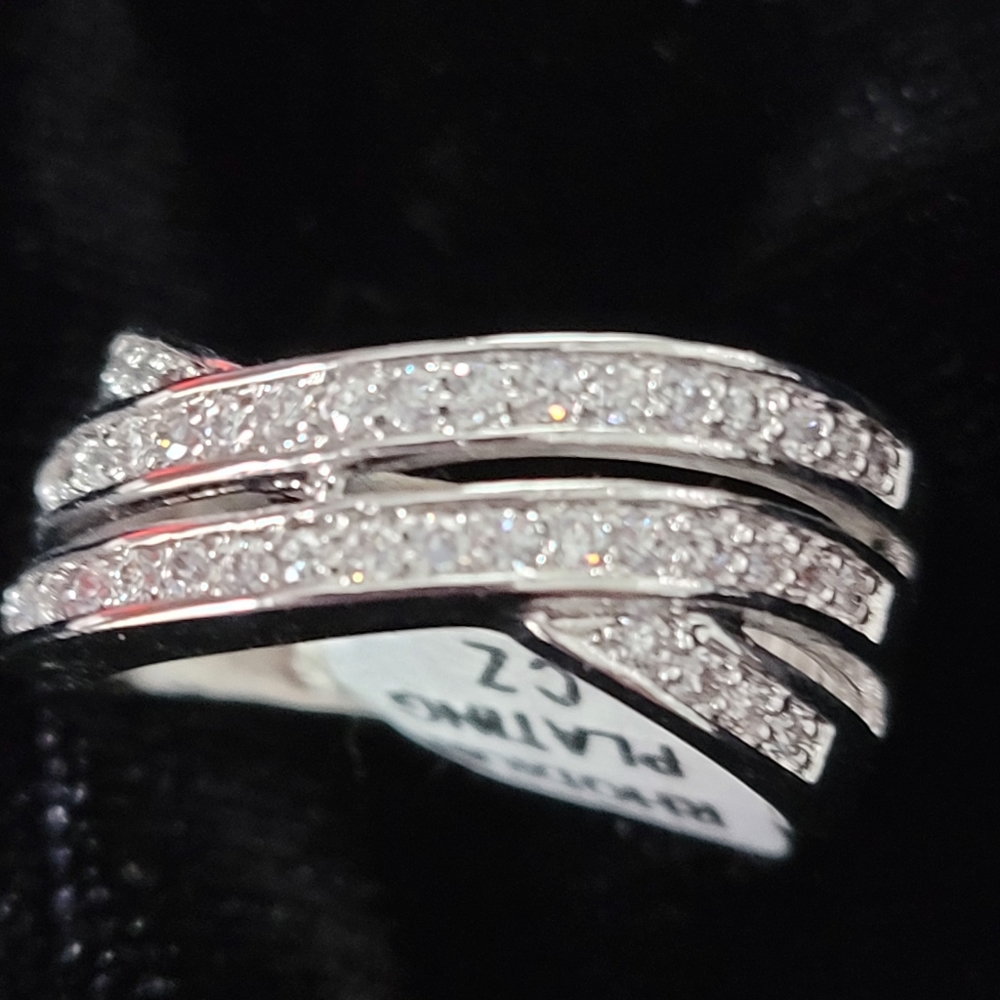 Criss Cross Ring